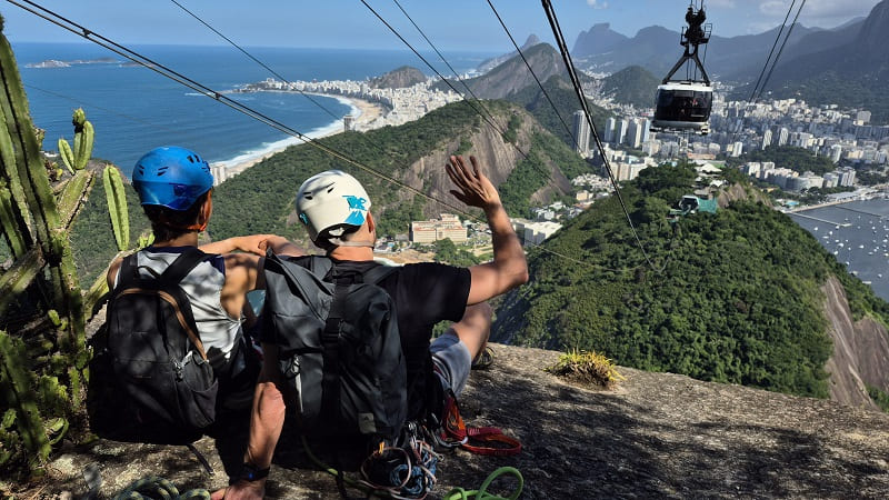 2 men at the top of the sugarloaf mountain
